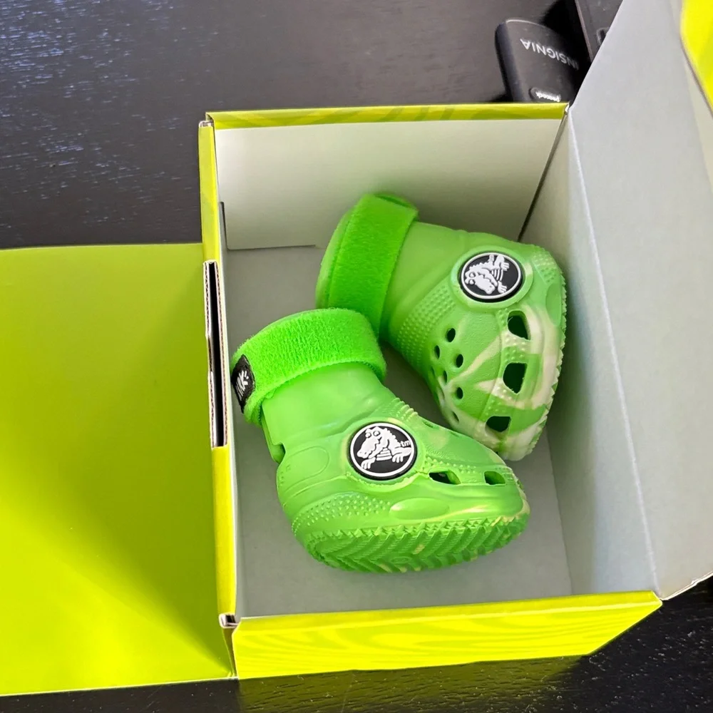 CROCS Neon Green Dog Booties with Velcro Cuffs (Set of 4)